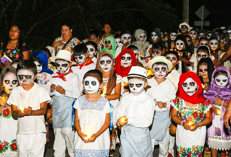 Noche de Ánimas y Altar Monumental en Tetiz