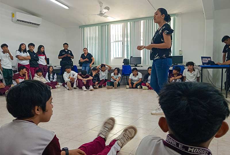 Combaten las adicciones en Tetiz, policía municipal continúa con platicas en escuelas