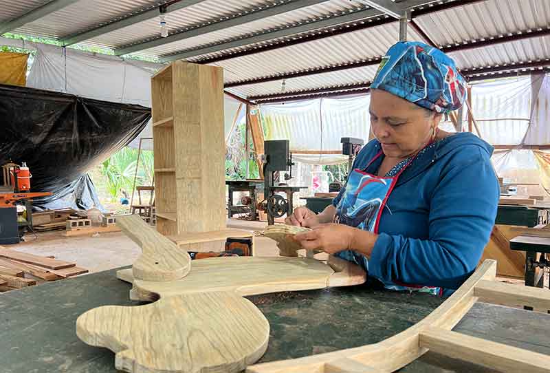Invitan a segundo curso de carpintería en taller comunitario «El Roble»