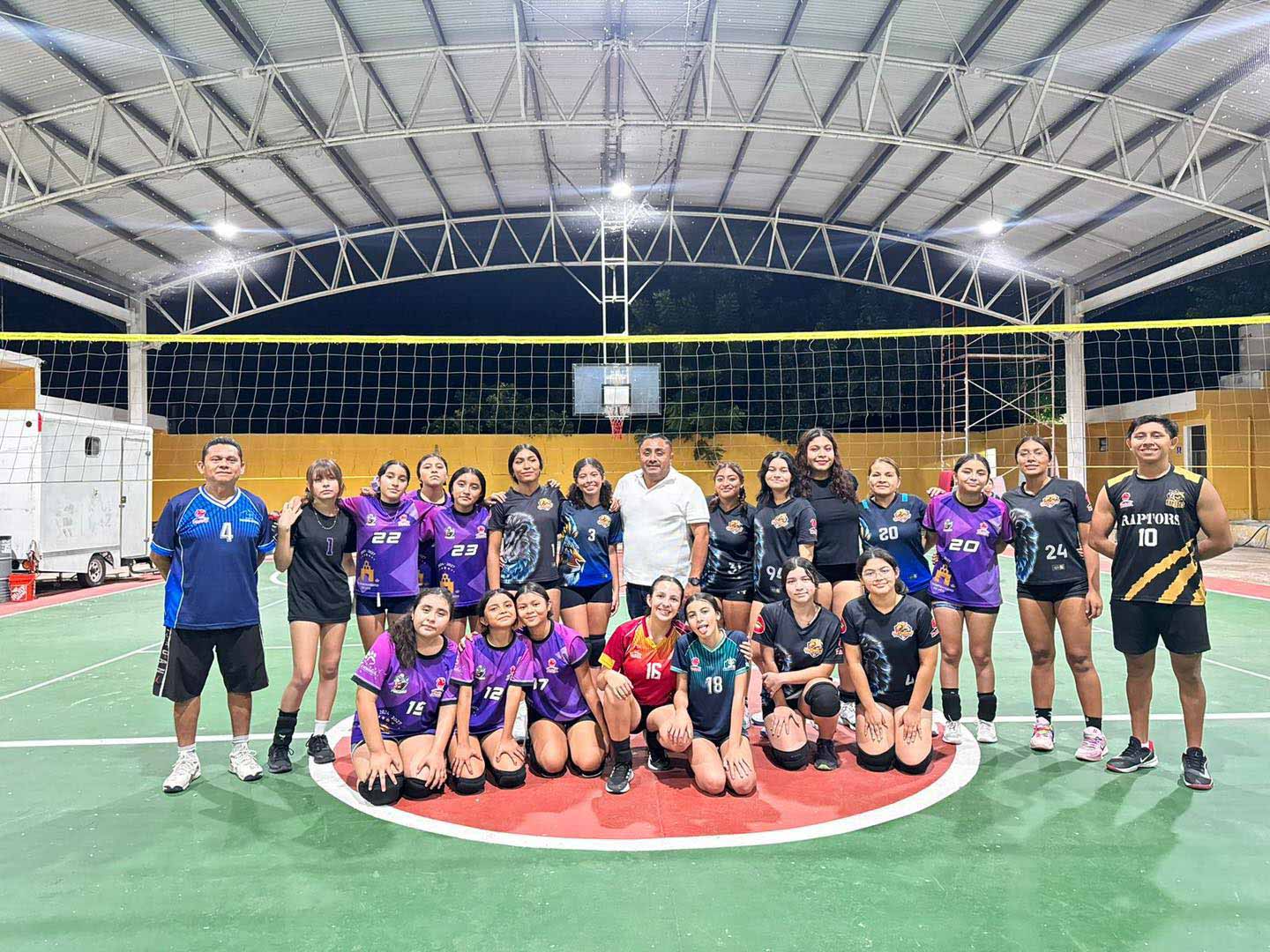 Continúan promoviendo el deporte en Ucú con partidos amistosos de voleibol