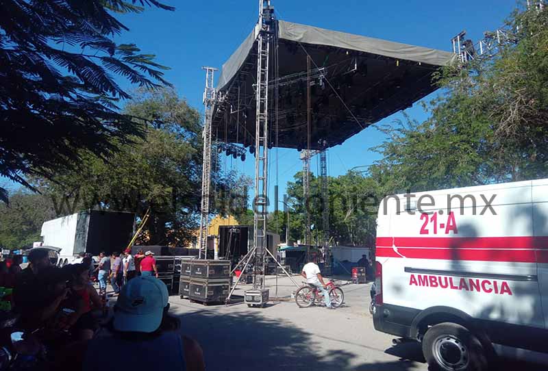 Le cae un tubo mientras instalaba el equipo del grupo musical «Parchis».